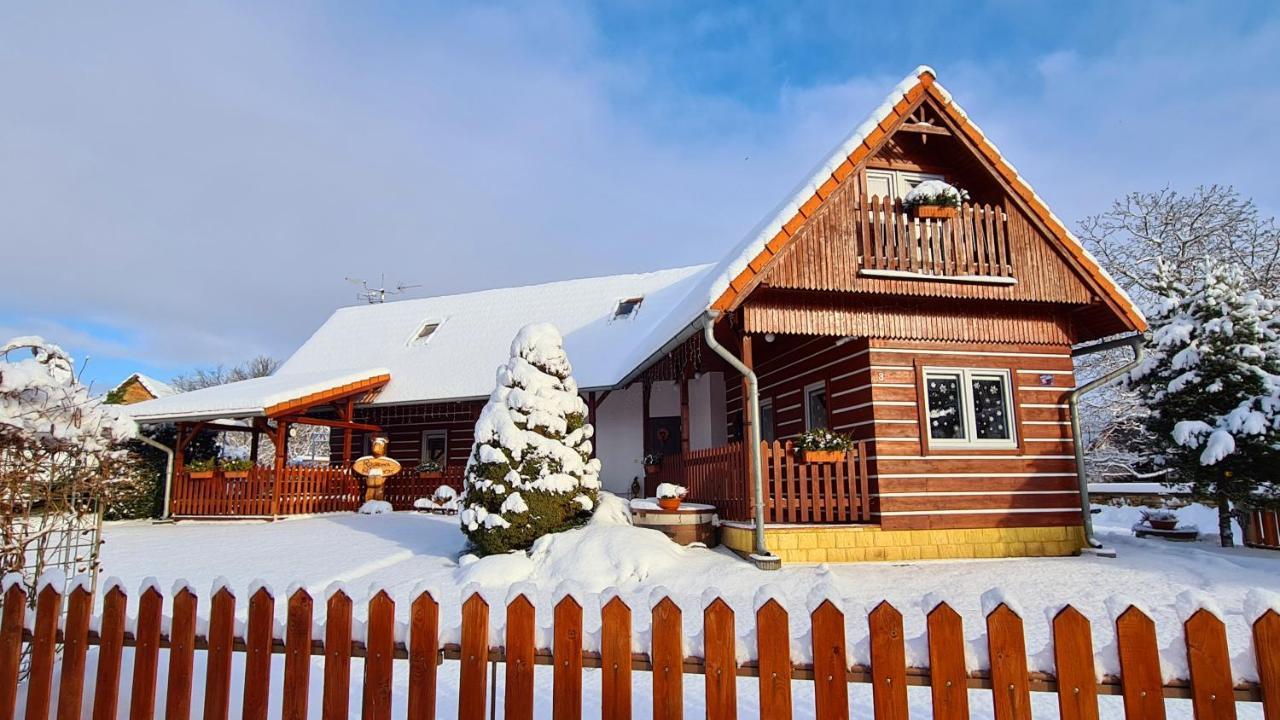 Roubenka Rozkos Villa Nové Město nad Metují Dış mekan fotoğraf